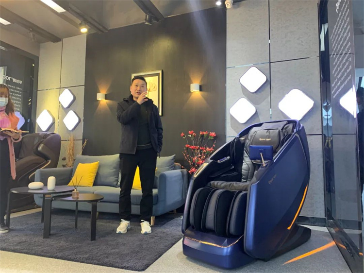 世俱杯中国官网入口集团旗下品牌—锐珀尔举行新款4D穴感总裁按摩椅S500内训会